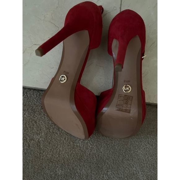 MICHAEL KORS RED PEEP TOE SUEDE HEELS - Picture 7 of 7